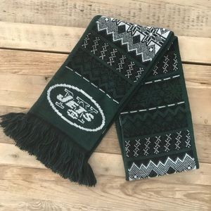 Jet collectible scarf